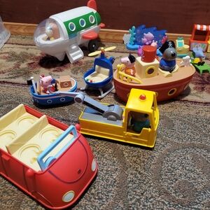 Peppa Pig Adventure Vehicle Set with Red, Yellow, and Blue